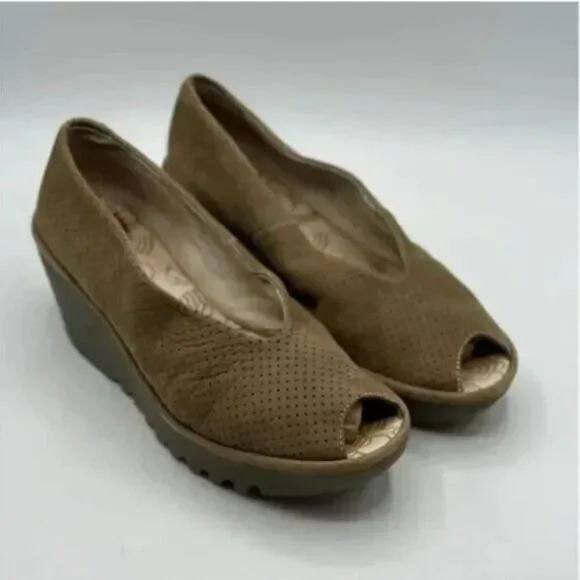 Fly London Yury Peep Toe Wedge Tan Shoe Nubuck Perforated Size EU 38