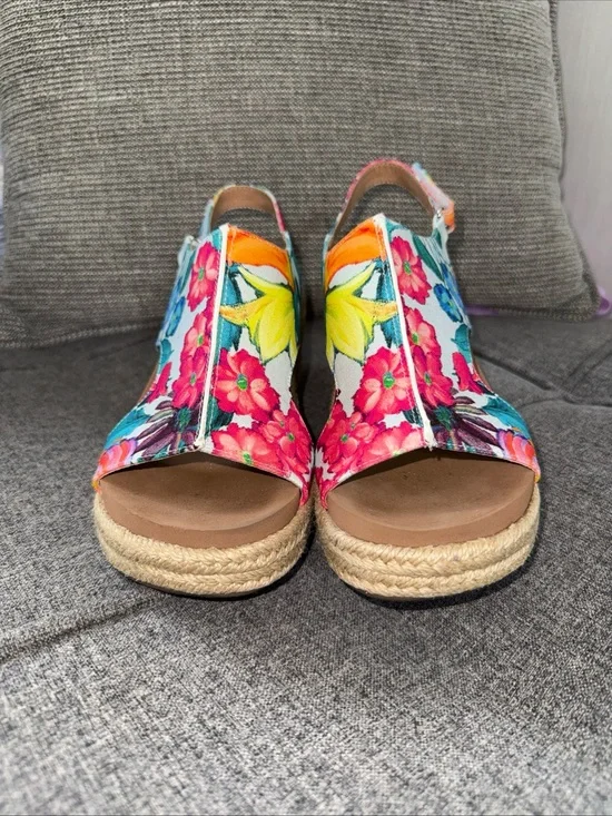 Corkys 8.0 Footwear Women's Freddie Wedge Sandals White Floral Espadrilles