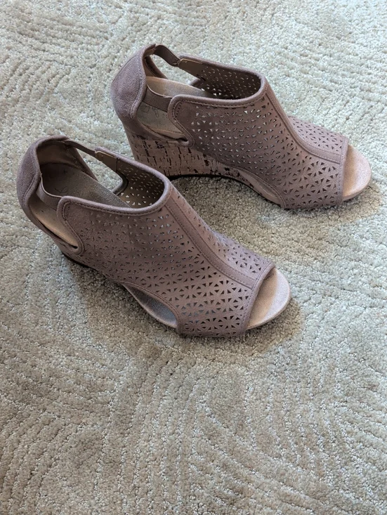 Life Stride Mauve Taupe Laser-Cut Wedge Sandals