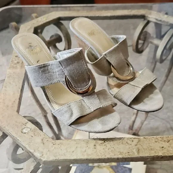 Impo Versie Pale Gold Metallic Wedge Sandals Women's Size 7.5