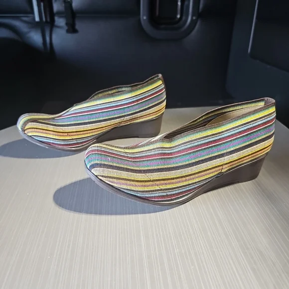 Charleston Shoe Co Cape Striped‎ Low Wedge Multicolor Womens Sz 6 NWOT Condition