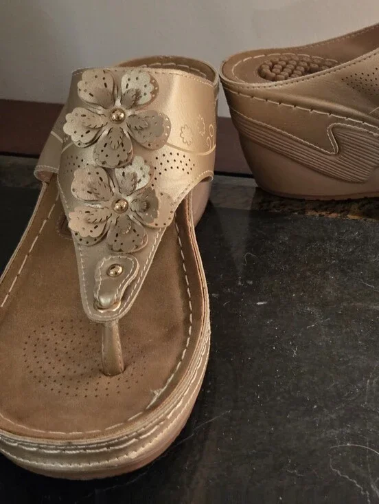 Women’s Wedge Sandals in Metallic Beige - Comfortable Floral Thong