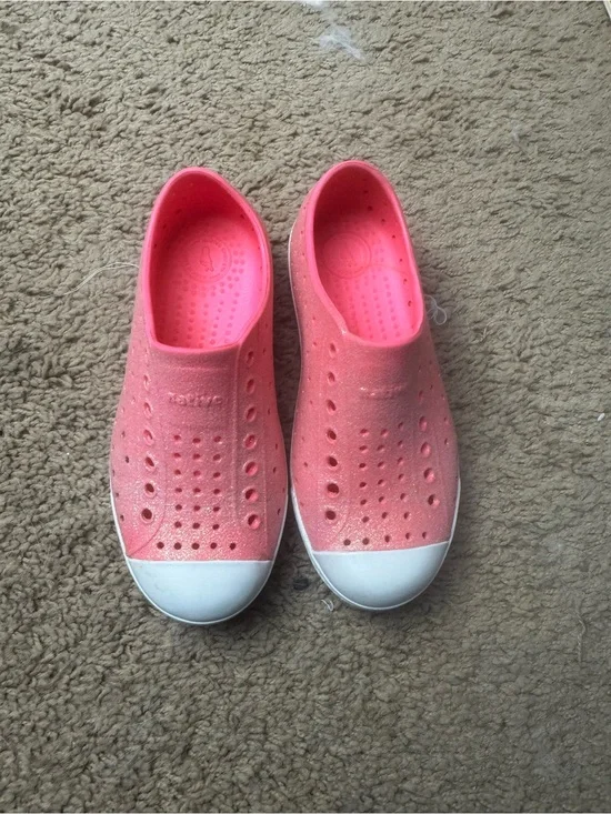 Kids Coral Slip-On Waterproof Shoe with White Toe glitter bright pink new