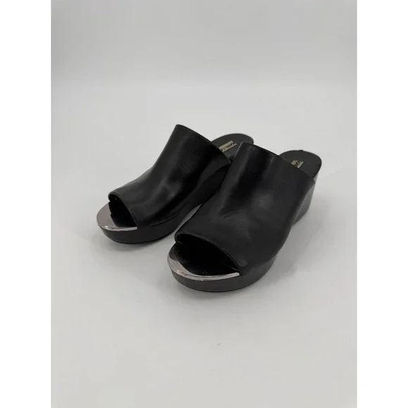 Karl Lagerfeld Paris Lyric Black Leather Wedge Sandal Metallic Toe Plate 8M