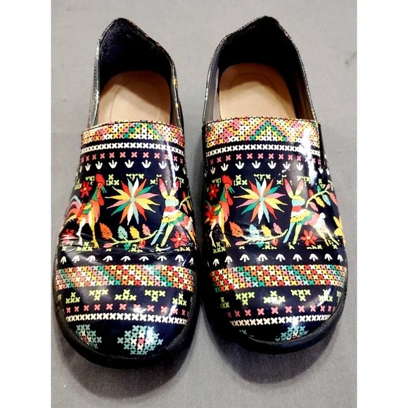Dansko Winona Folk Patent Print Line Women 39/8.5 Wedge Slip On Heel Clogs Shoes