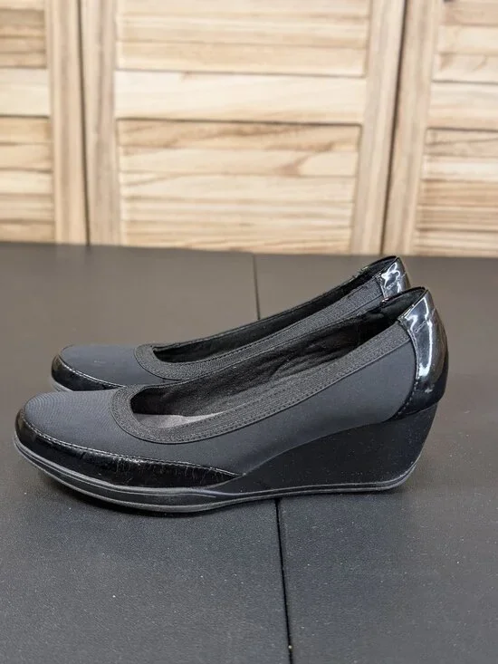 Clarks Bendables Black Wedge Pumps with Patent Trim Style 67116 Size 8M