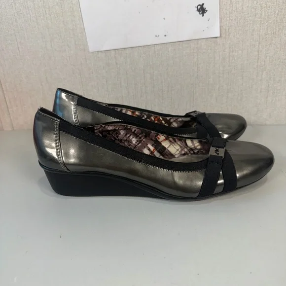 Anne Klein Sport Womens AKDefinitely gray/ Black‎ Patent Wedge Pump US 10M