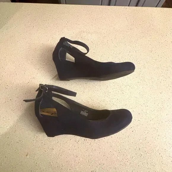 Women's Navy Wedge Shoes by American Rag