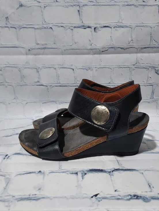 TAOS Carousel Wedge Comfort Sandal Leather Minimal Capsule 9-9.5  EU 40 Black