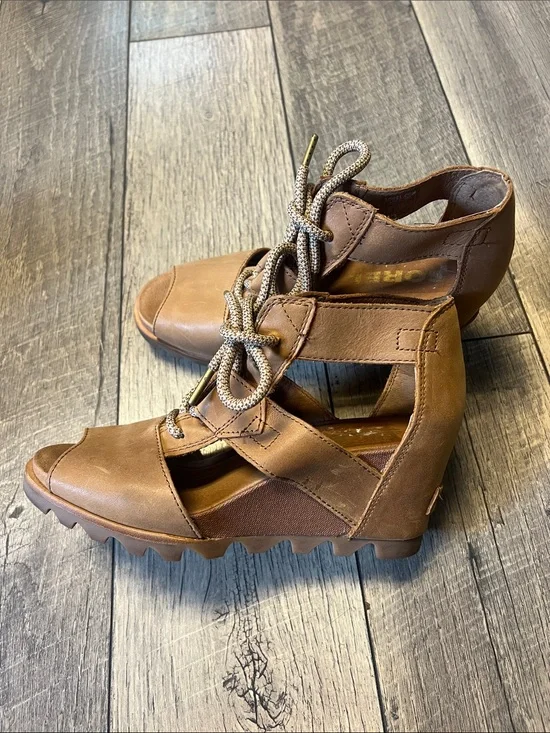 Women’s Sorel Tan Lace-Up Wedge