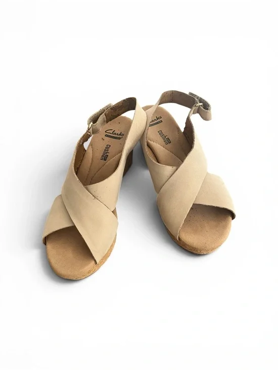 Clarks Beige Wedge Sandals Cushion Soft Flaked Lining Size 6.5
