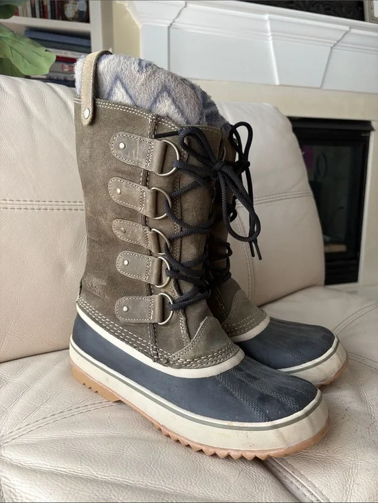 SOREL Women’s Joan of Artic Knit II Winter Boot Size 9.5