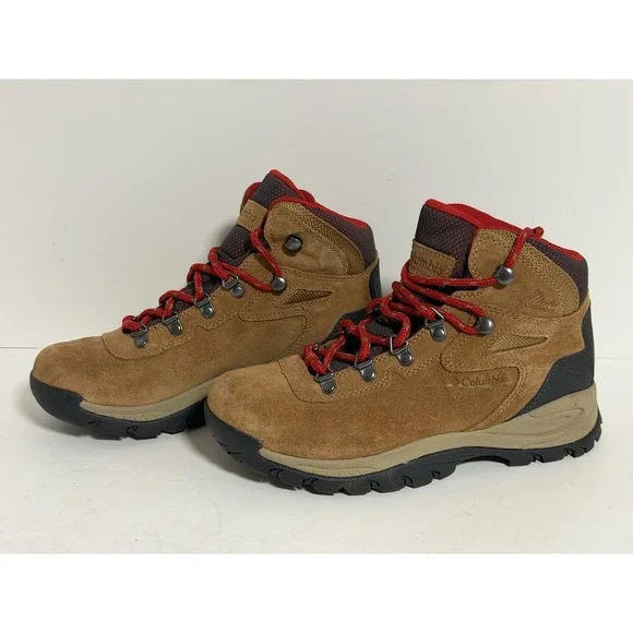 Columbia Women's Newton Ridge Plus Hiking Boots, Size 6.5, Brown & Red
