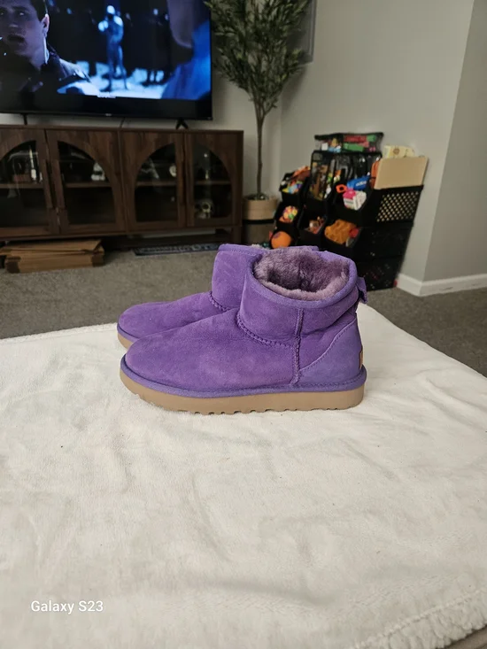 UGG Classic Mini II Purple Suede Sheepskin Boots Women's Size 6 EU 37