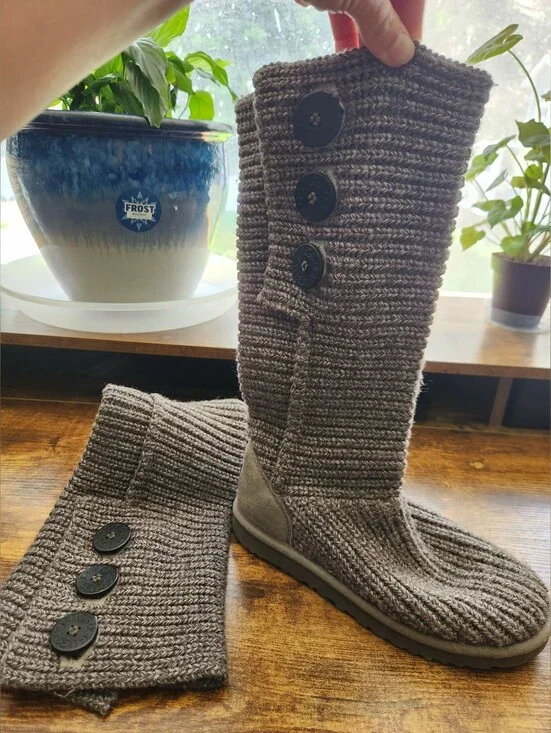 UGG Classic Cardy Heathered Gray Knit Button Boots 6 EUC