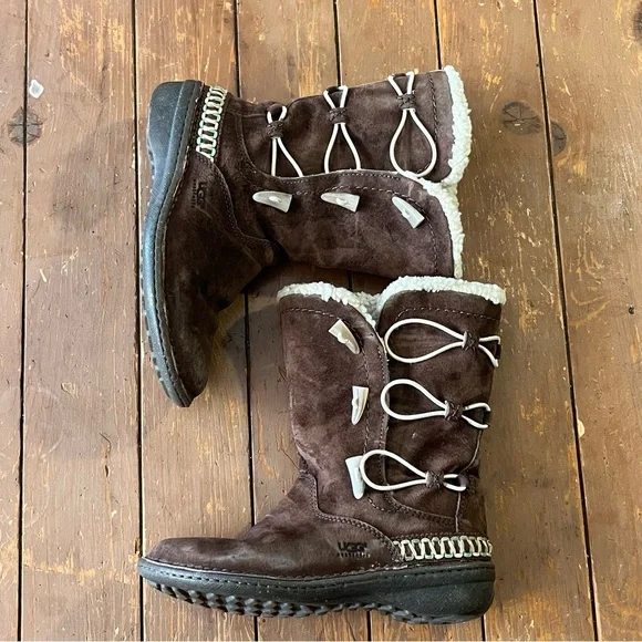 UGG Kona 5183 women's boots in brown suede