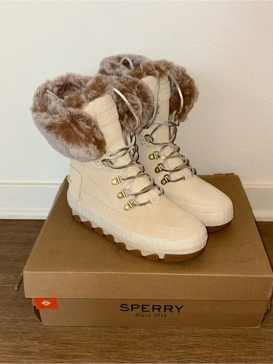 Sperry Women Torrent Lace Up Boot Size 6.5 like new