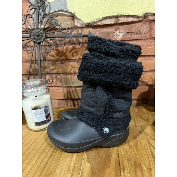 Crocs Women's 7 Nadia Boots Black Faux Sherpa Fur Lined Rubber Winter Pull On