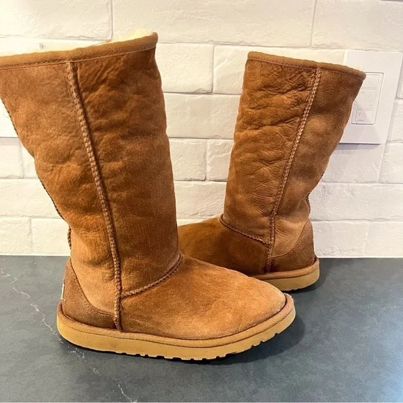 UGG Y4 W6 chestnut suede classic tall wool lined boots