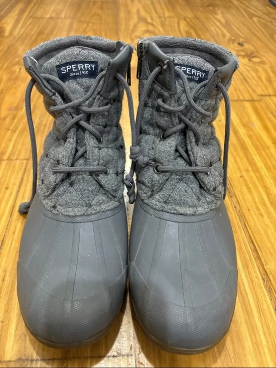 Sperry Women’s Syren Gulf Wool Quilt Duck Boots in Gray Size 7.5