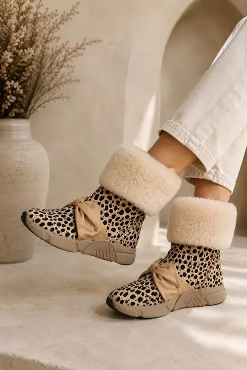 SKECHERS Mark Nason Cow Hair Shearling Leopard Print Pull On Boots Size 6