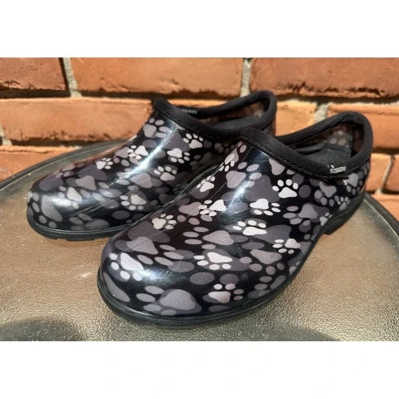 Clogs Sloggers PAW PRINT Black & White Cat/Dog Garden Shoes‎ Size 8 Waterproof