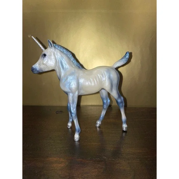 Breyer Unicorn Foal Caspian Sea Star‎ Model Horse Unicorn Sylver Blue