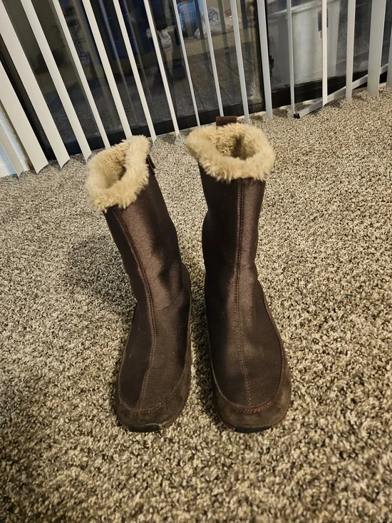 Aetrex Brown Winter Boots with Faux Fur Trim