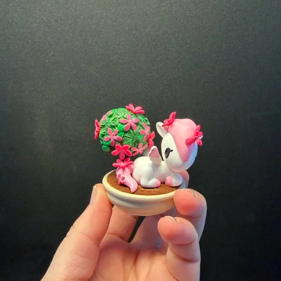 Tokidoki Cherry blossom unicorno figurine