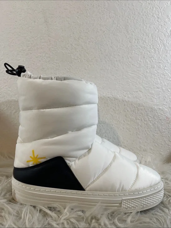 Ross & Snow White Wool Lined Puff Boot Size 8  Made In Italy NEW