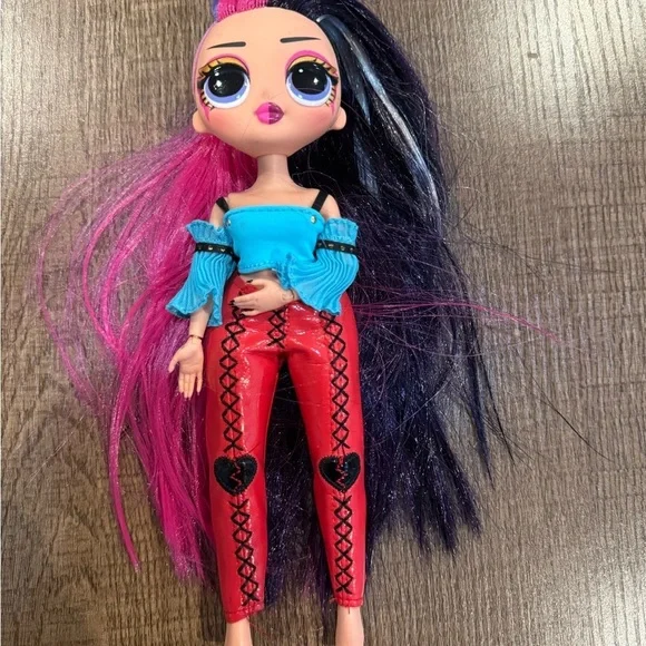 L.O.L. Surprise! O.M.G. Movie Magic Miss Direct fashion doll