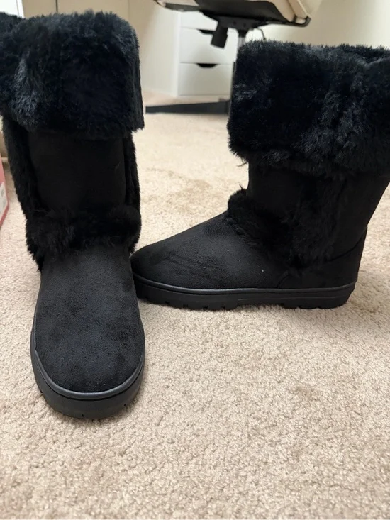 Black Faux Fur Winter Boots - Women