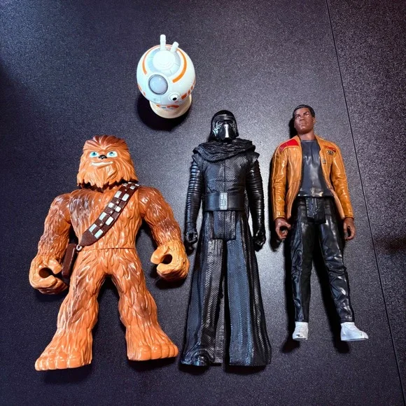 Chewbacca Kylo Ren Finn interactive BB-8 Force Awakens action figure Star Wars