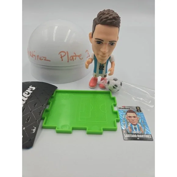 Zuru Ballers World Cup FIFA 2026 Figure Lautaro Martinez Argentina Field Plate 3