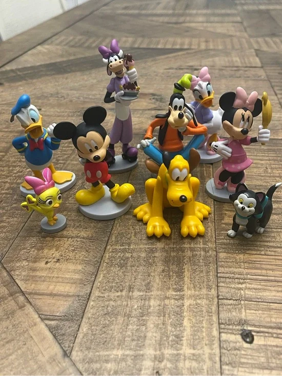 Disney Store Mickey Mouse & Friends Deluxe Figurine 9-Piece Play Set