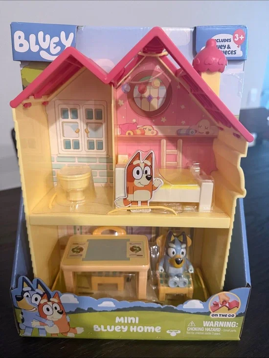 Bluey Mini Home Playset - Yellow & Pink