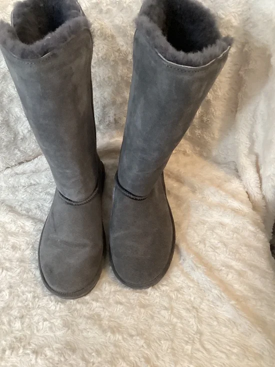 Bearpaw boots