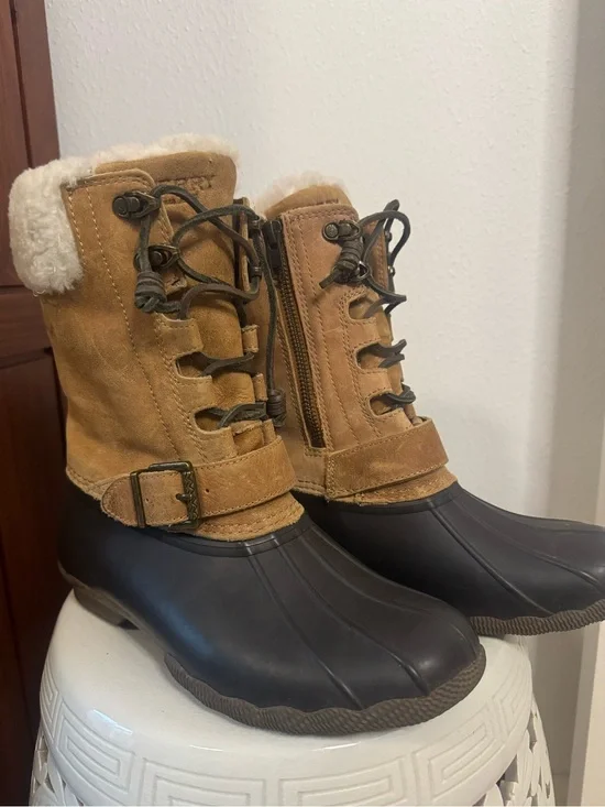 Sperry Tan Suede and Black Fur-lined Thinsulate Waterproof Winter Boots