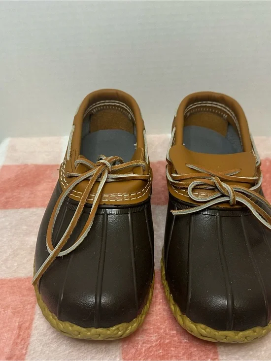 LL Beans women’s size 8 Brown Two-Tone Duck Rain Shoes