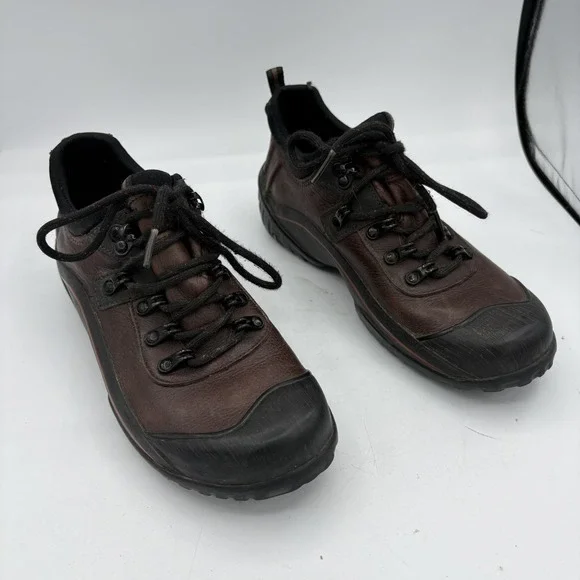 Clarks Rain Shoes Muckers‎ Womens Size 6 Brown Leather Casual Waterproof