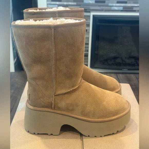 UGG Classic New Heights Short Boot