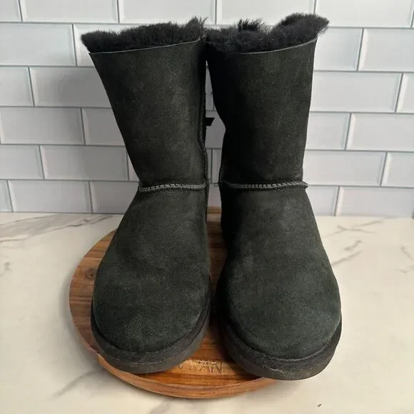 UGG Bailey Bow II Boots Womens Size‎ 8 Black Satin Bows Sheepskin