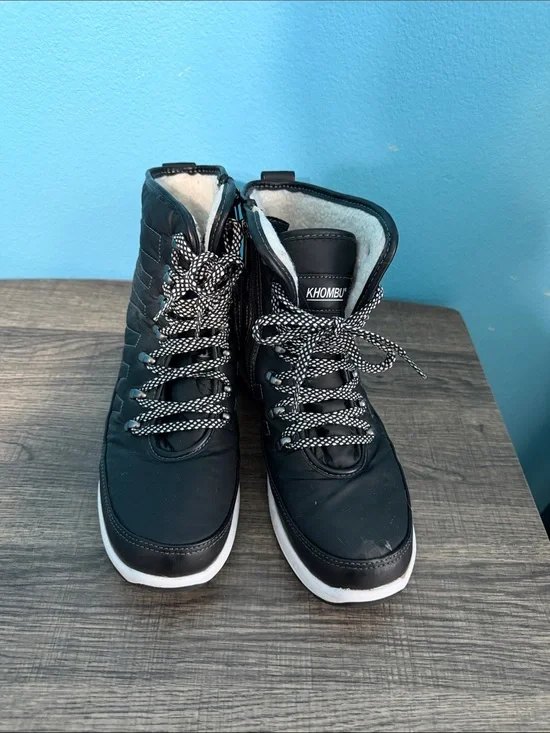 KHOMBU Black Lace-Up Winter Boots with White Soles