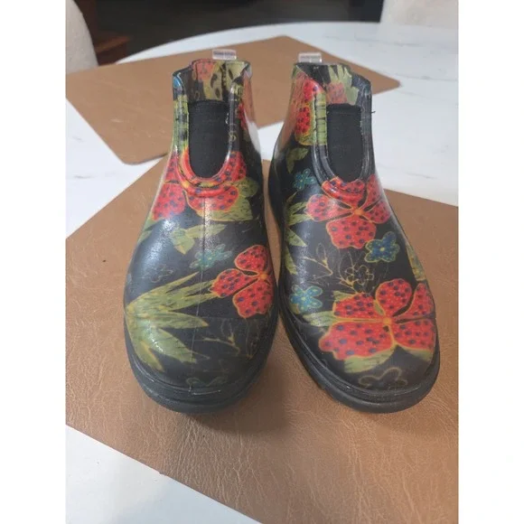 Sloggers Women's Waterproof Rain And Garden Boots Sz7 Midsummer Black