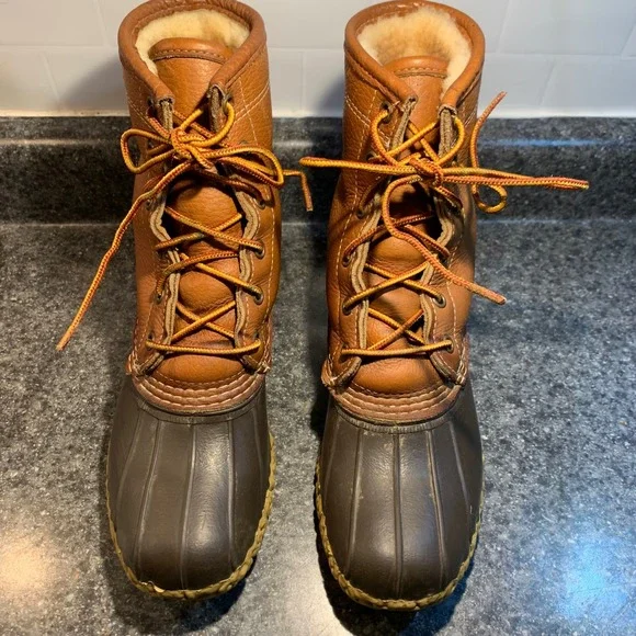 L.L. Bean Shearling Lined Duck Boots Size 6 M Leather Waterproof Gorpcore Preppy