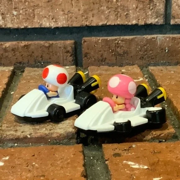 Mcdonalds Mario Cart Toad And‎ Toadette Racing Figures 2022