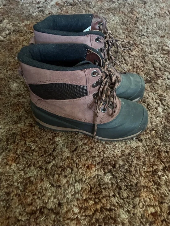 Women’s Ranger ankle winter boots size 5