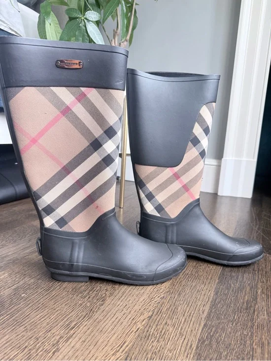 Burberry Black and Beige Plaid Women's Rain Boots