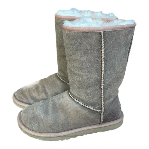UGG Brown Boots Sz 7 with Buttons for Shearling Knit Cuffs (Cuffs Missing)