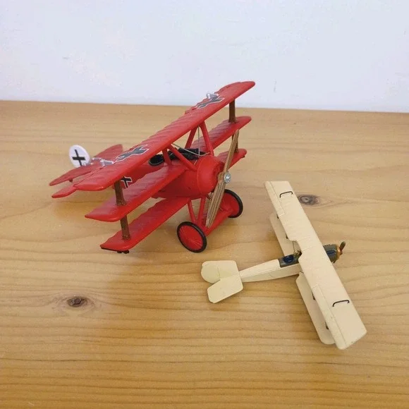 1999 Hallmark Legends In‎ Flight Red Baron Fokker & 1998 Curtis Jenny Biplane